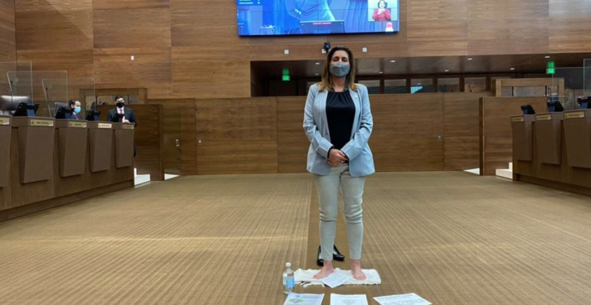DAL MONDO - Costa Rica, l'eroica deputata che dorme in Aula per impedire leggi pro aborto 1